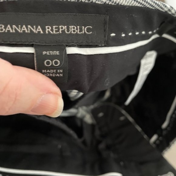 Beautiful suit from BR - Picture 4 of 7